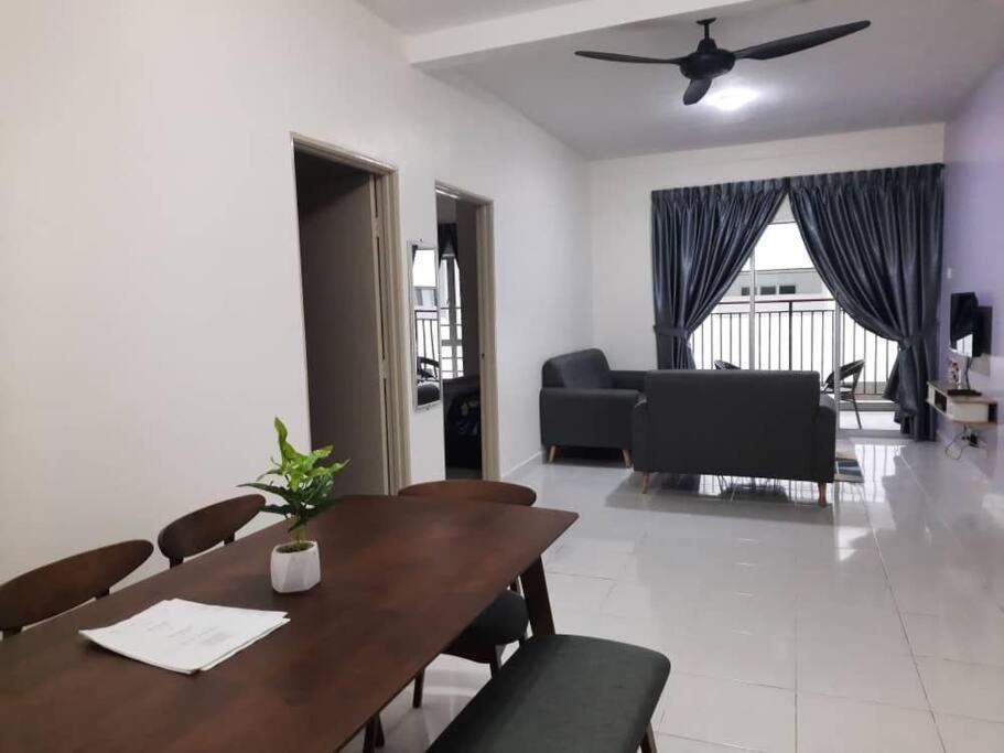 Bc Homestay @ Emerald Avenue Apartment, Бринчанг Экстерьер фото
